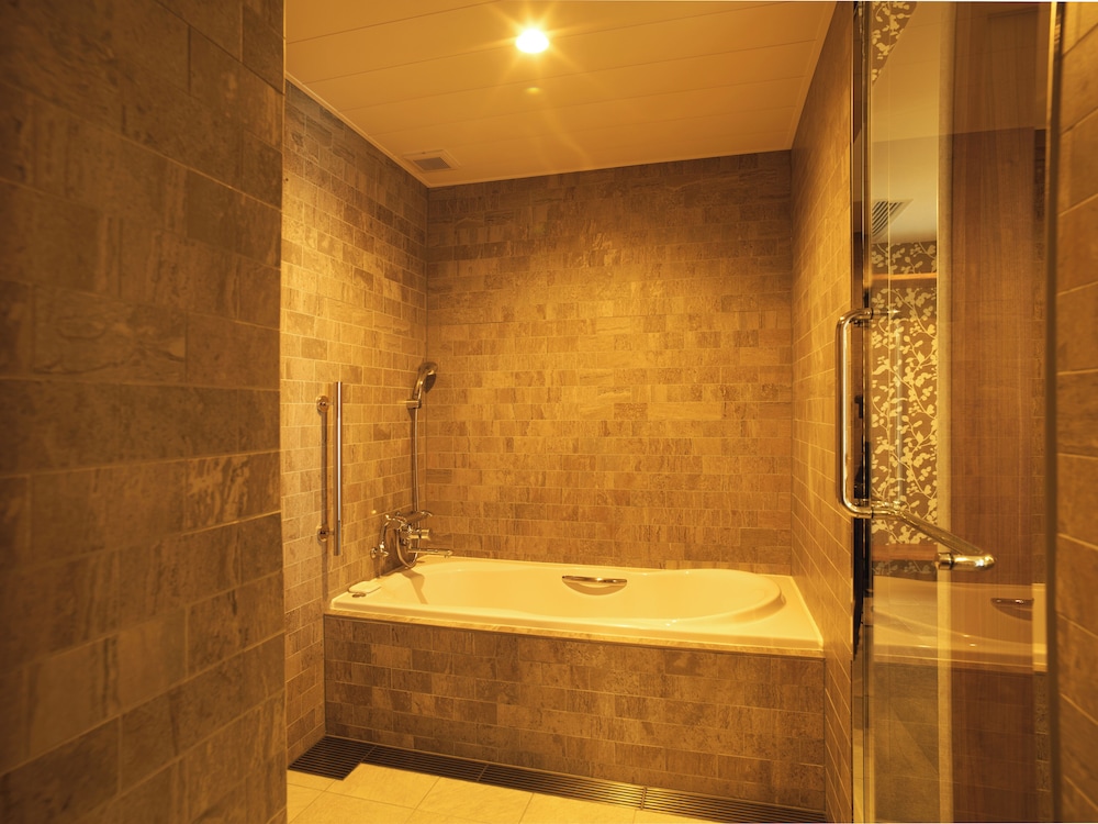 シーサイドスイートルーム バスルーム0 | ホテルアナガ