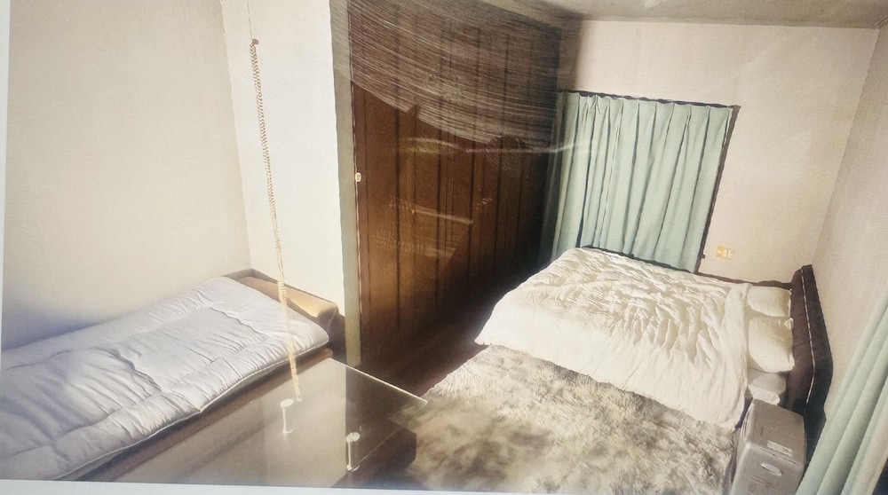 ビジネス ダブルまたはツインルーム 客室2 | Hotel1800