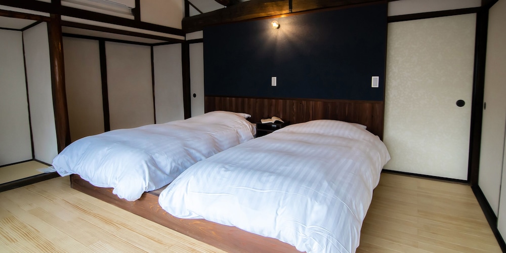 客室1 | 龍野城下町 町屋Villa kurasu