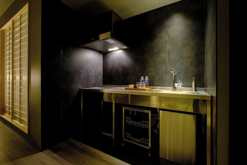 プレミアム ツインルーム 専用キッチン1 | YANAKA SOW