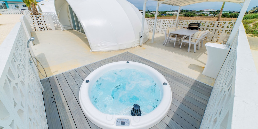 スーペリアドーム (屋外Hot Tub付) *無料Wi-Fi 禁煙 客室1 | グランテック リゾート ヘブン