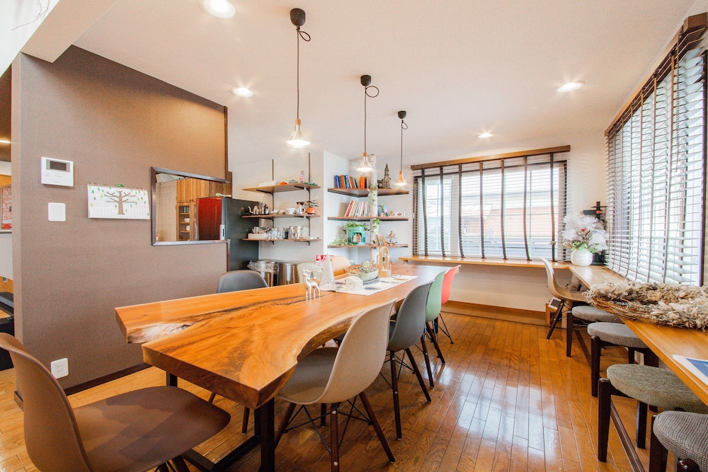 プレミアム ヴィラ 客室内のダイニングエリア0 | THE BLAUBAUM TOYA