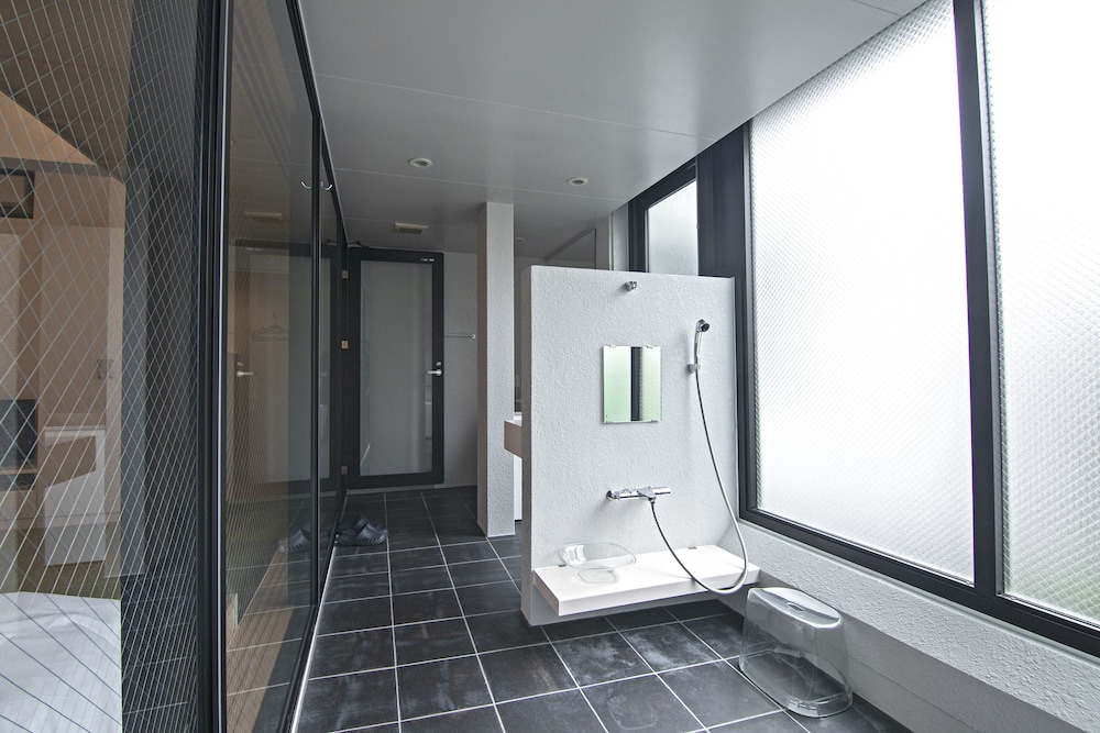 エクスクルーシブ トリプルルーム バスルーム3 | Forest Gardianホテル 京都御所西