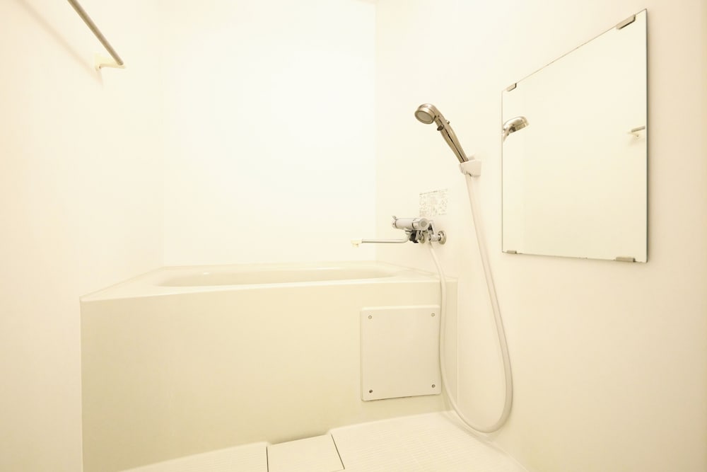 ベーシック ツインルーム バスルーム1 | Residence Hotel Liberte