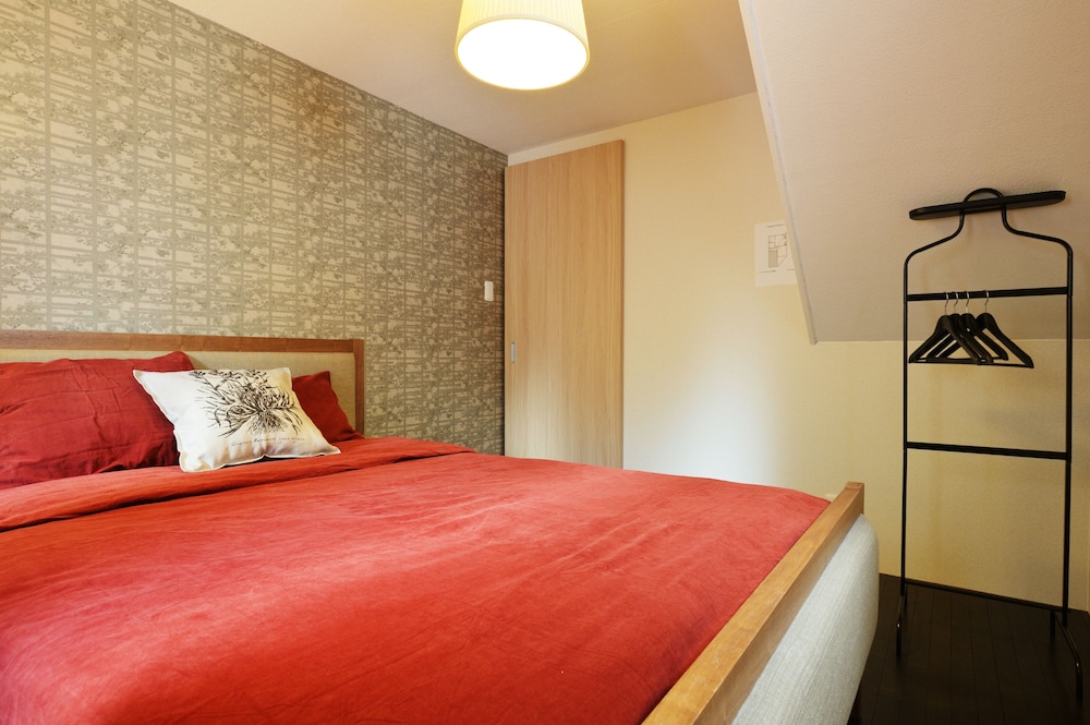 デザイン コテージ 2 ベッドルーム 2 バスルーム 別館 客室1 | SAYA Suite 岸里 アネックス