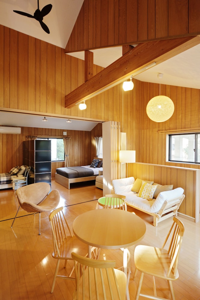 デザイン コテージ 2 ベッドルーム 2 バスルーム 別館 リビング エリア3 | SAYA Suite 岸里 アネックス