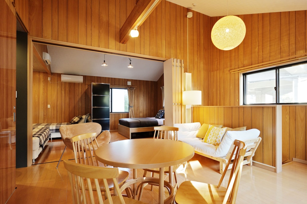 デザイン コテージ 2 ベッドルーム 2 バスルーム 別館 リビング エリア4 | SAYA Suite 岸里 アネックス