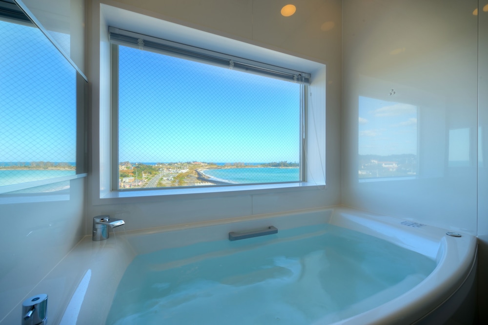 ツインルーム シングルベッド 2 台 禁煙 オーシャンビュー バスルーム0 | はまなす海洋館