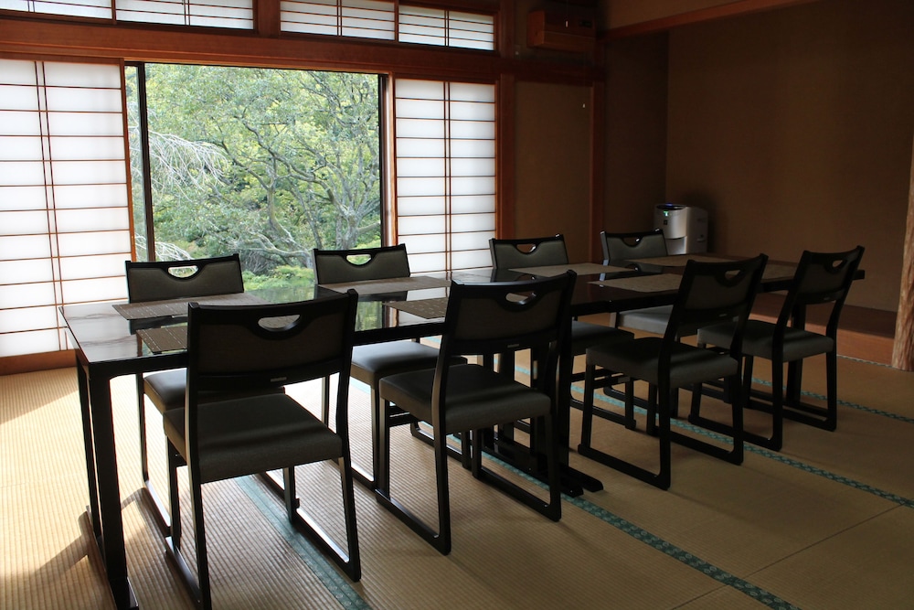 レストラン1 | HOTEL LT Kitchen 湯河原