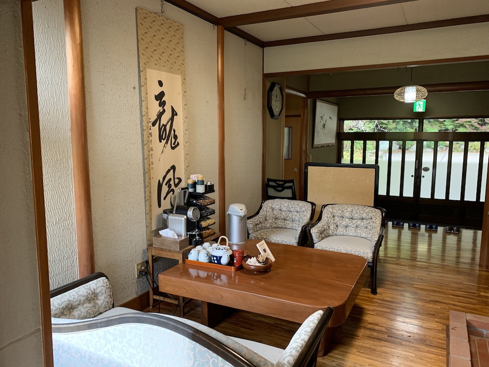 フロント1 | HOTEL LT Kitchen 湯河原