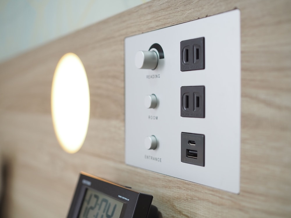 【禁煙】電子レンジ付　セミダブル 客室1 | たびのホテル EXpress 成田