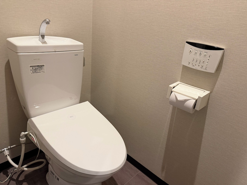 スーペリア ツインルーム 禁煙 バスルーム1 | OSAKA PORT HOTEL L'ESPOIR