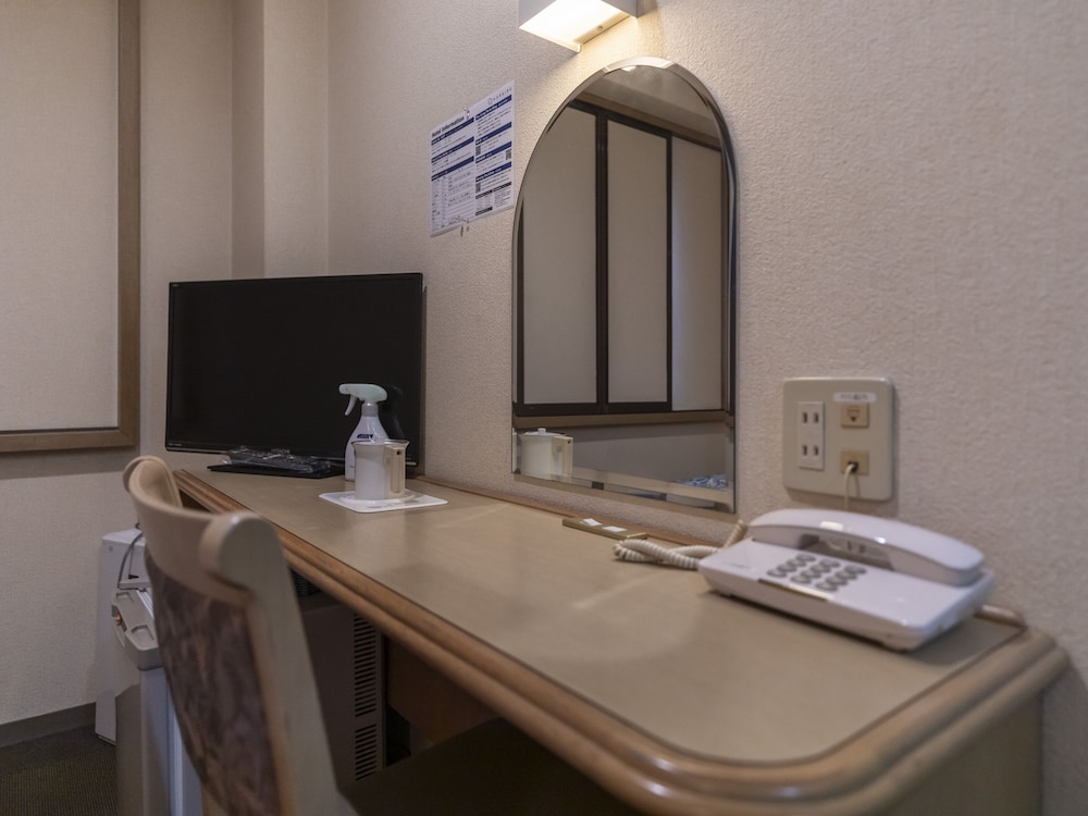 スタンダード ダブルルーム ダブルベッド 1 台 喫煙可 客室8 | ホテルオレール西条