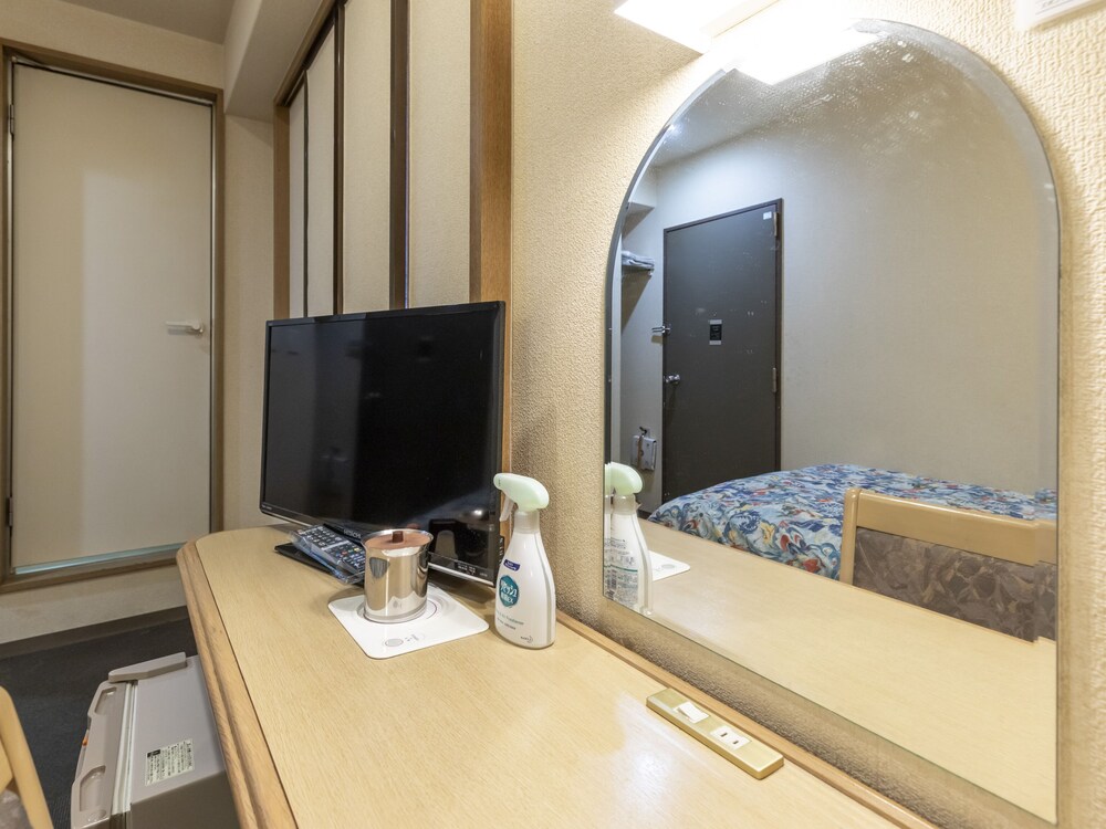 スタンダード ダブルルーム ダブルベッド 1 台 喫煙可 客室14 | ホテルオレール西条