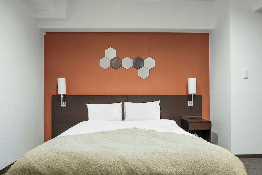 コンフォート トリプルルーム ダブルベッド 1 台ソファーベッド付き パークビュー 客室2 | INA HOUSE GION