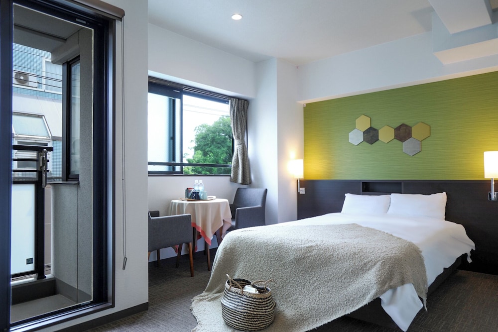 コンフォート トリプルルーム ダブルベッド 1 台ソファーベッド付き パークビュー バルコニーからの眺望0 | INA HOUSE GION