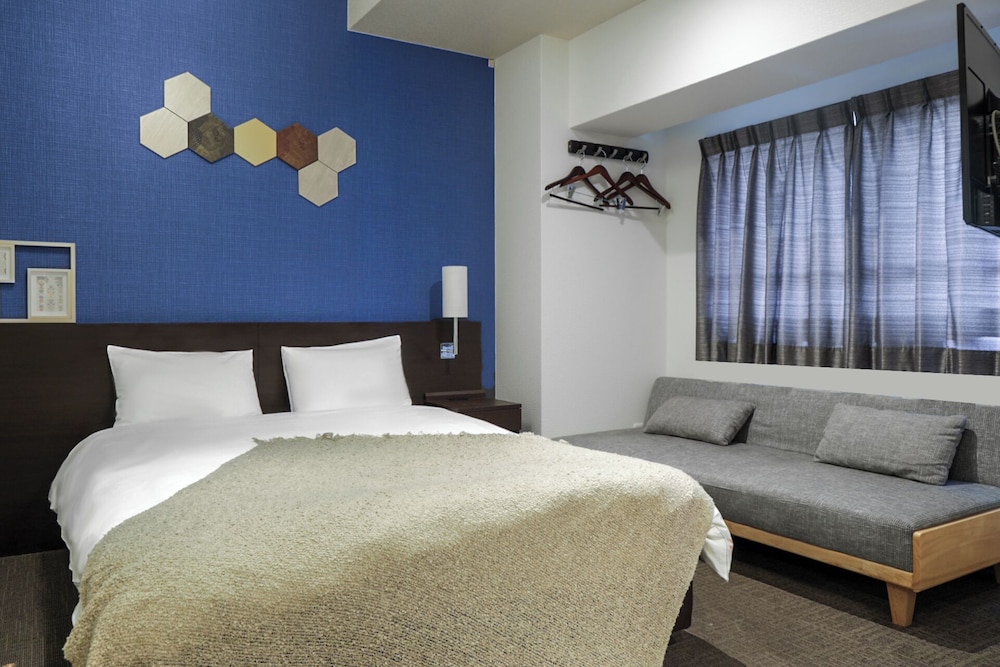 コンフォート トリプルルーム ダブルベッド 1 台ソファーベッド付き パークビュー 客室7 | INA HOUSE GION