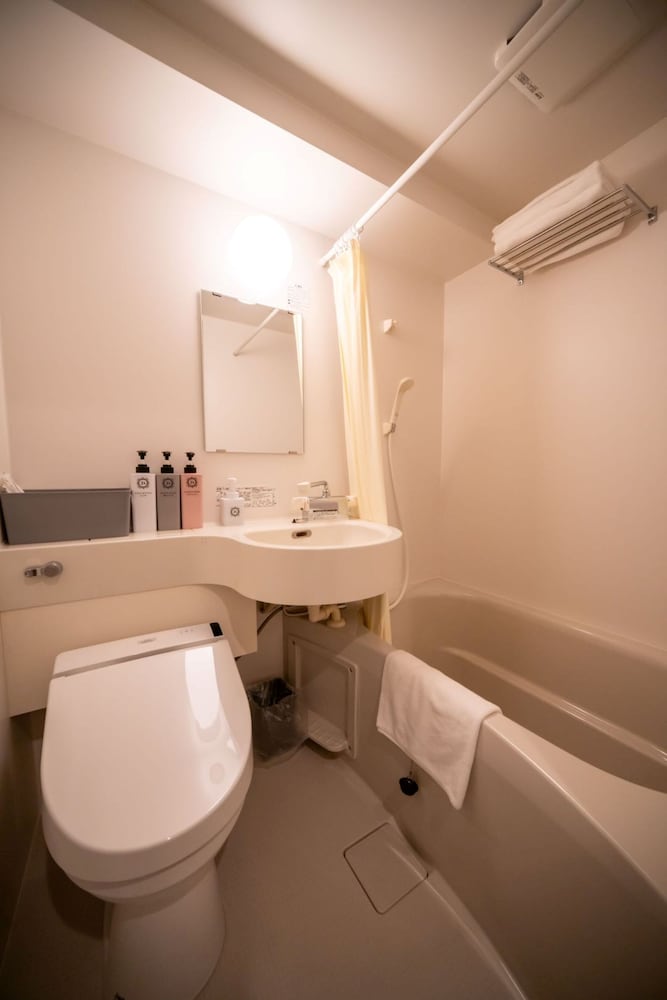 スーペリア ルーム シングルベッド 2 台 バスルーム1 | JA ホテル弁天町