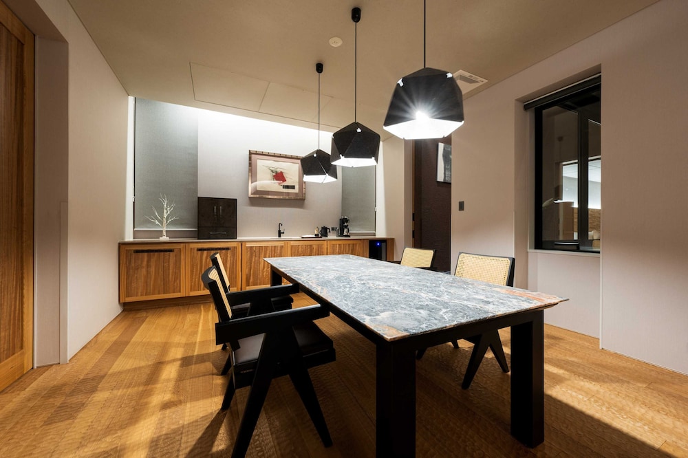 グランド スイート 客室内のダイニングエリア0 | 月洸樹　由布院