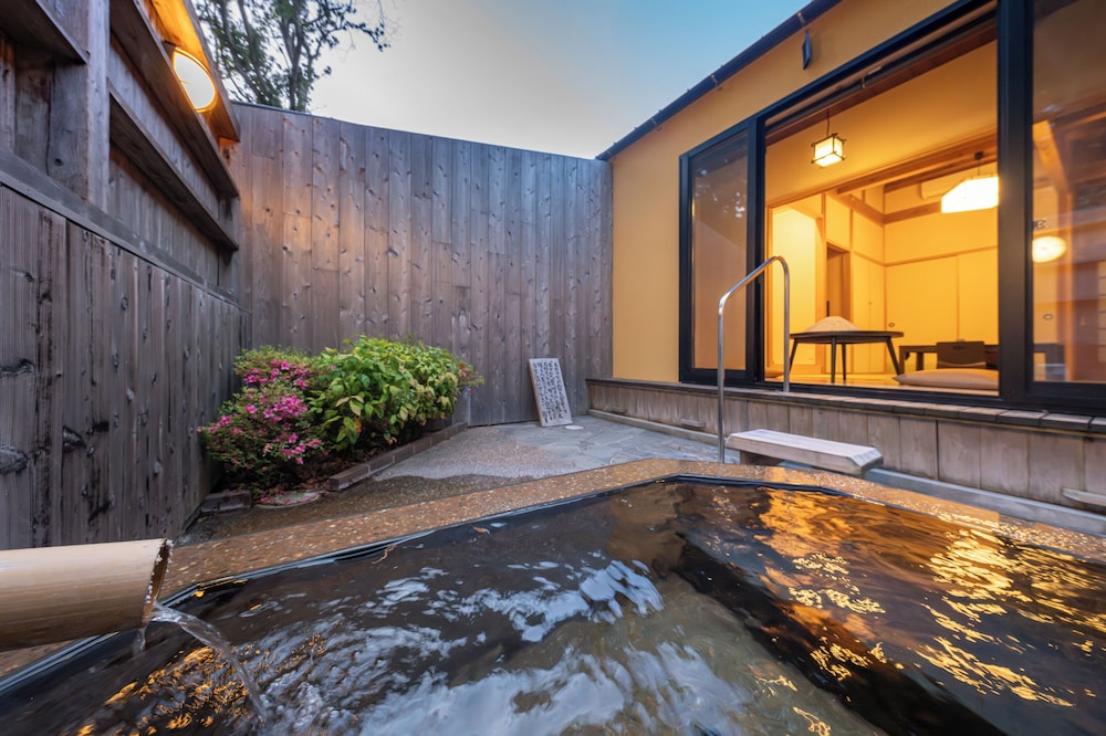 スーペリア ルーム 客室3 | そのぎ茶温泉里山の湯宿 つわぶきの花