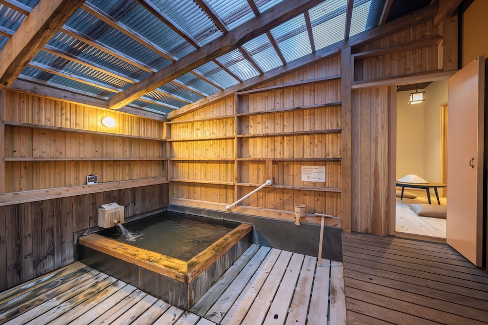 スーペリア ルーム バスルーム0 | そのぎ茶温泉里山の湯宿 つわぶきの花