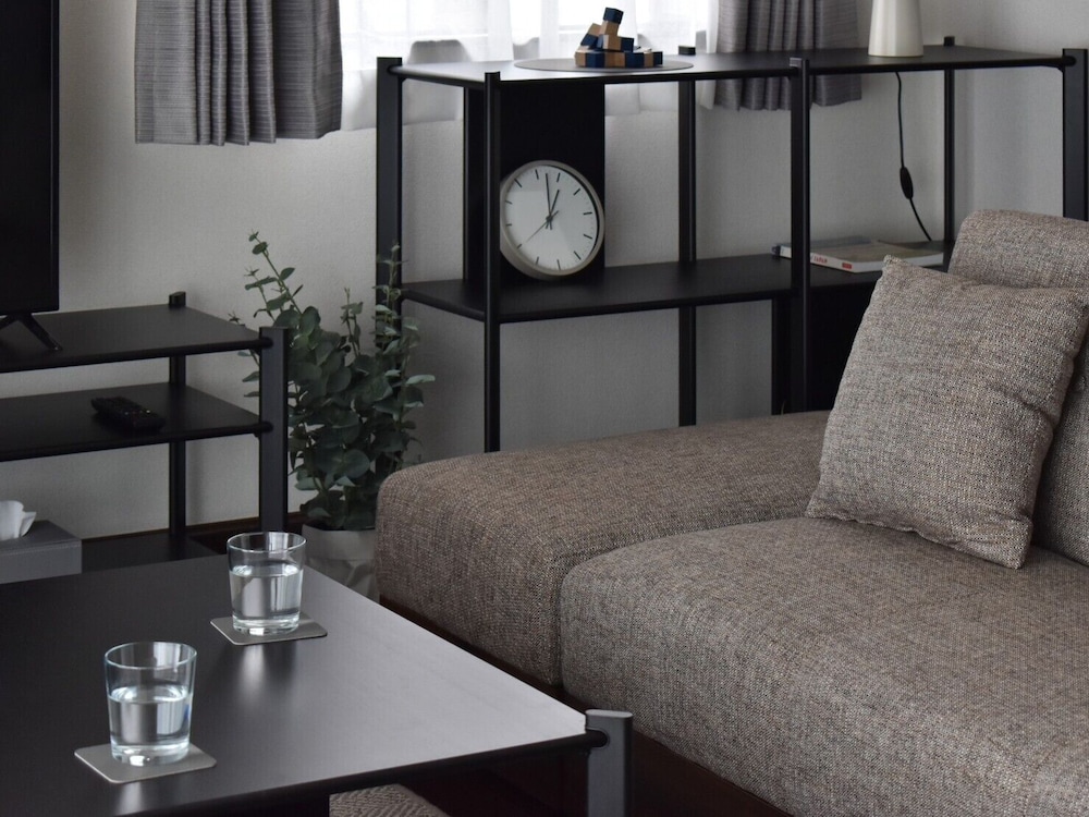 ベーシック アパートメント リビング エリア1 | サンモールクレスト607