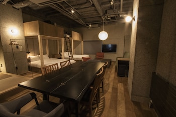Green Room Hotel