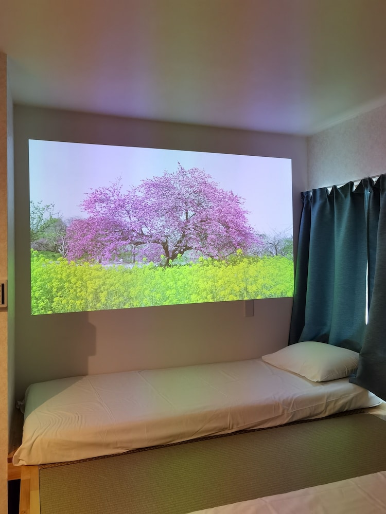 デザイン 4 人部屋 客室1 | Belle Via Tokyo