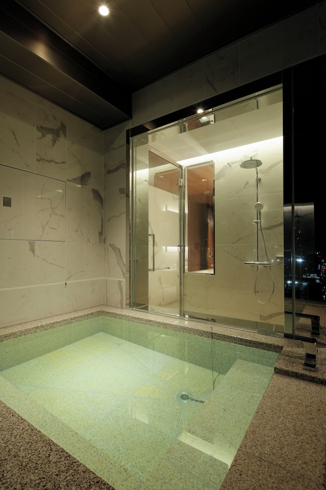 プレミアムプライベートスパ　カンデオスイート（5名こあがりソファベッド利用） 禁煙 バスルーム2 | カンデオホテルズ大阪ザ・タワー