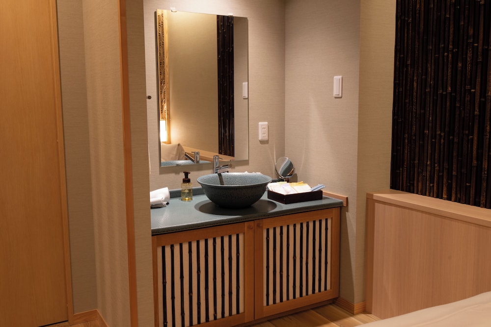 ゆのはな京和室 (風呂なし) 禁煙 客室3 | 京ごはんと露天風呂の宿 ゆのはな月や