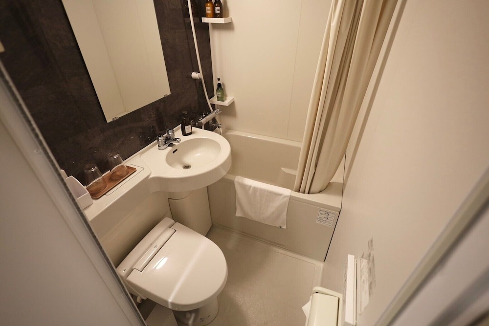 ベーシック ダブルルーム バスルーム3 | HOTEL CUORE 京都・四条大宮