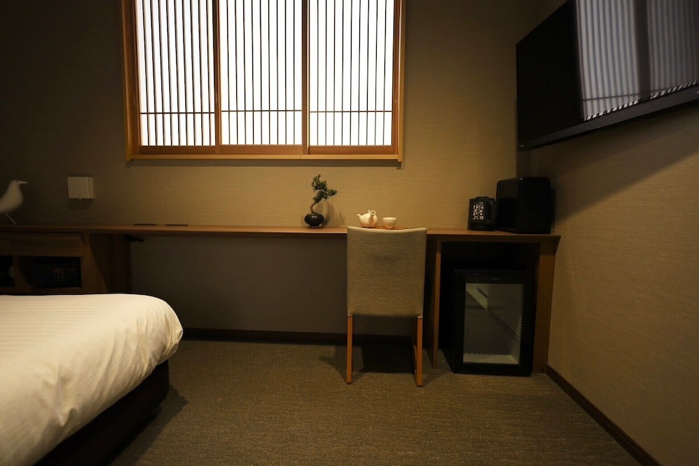 ベーシック ダブルルーム 客室16 | HOTEL CUORE 京都・四条大宮