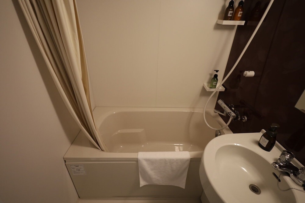 ベーシック ダブルルーム バスルーム7 | HOTEL CUORE 京都・四条大宮