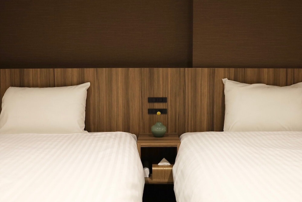 ベーシック ツインルーム 客室2 | HOTEL CUORE 京都・四条大宮