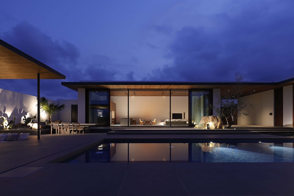 内装1 | NOT A HOTEL AOSHIMA