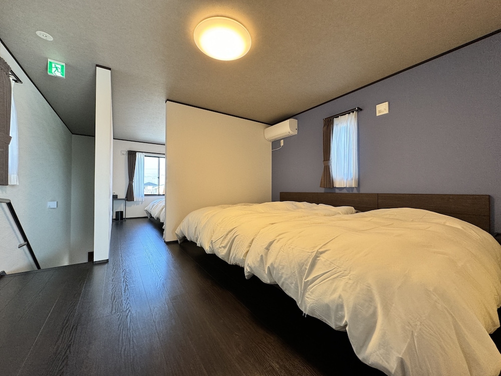 ファミリー ハウス 客室1 | Windmill Village E-10