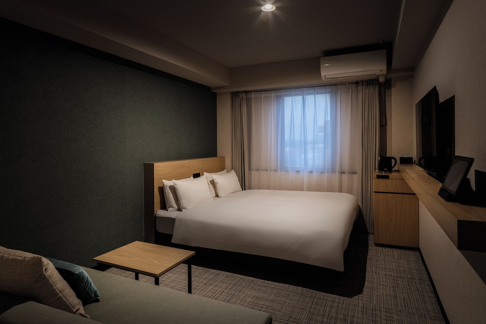 デラックス ダブルルーム 禁煙 客室2 | ネストホテル石垣マエサトビーチ