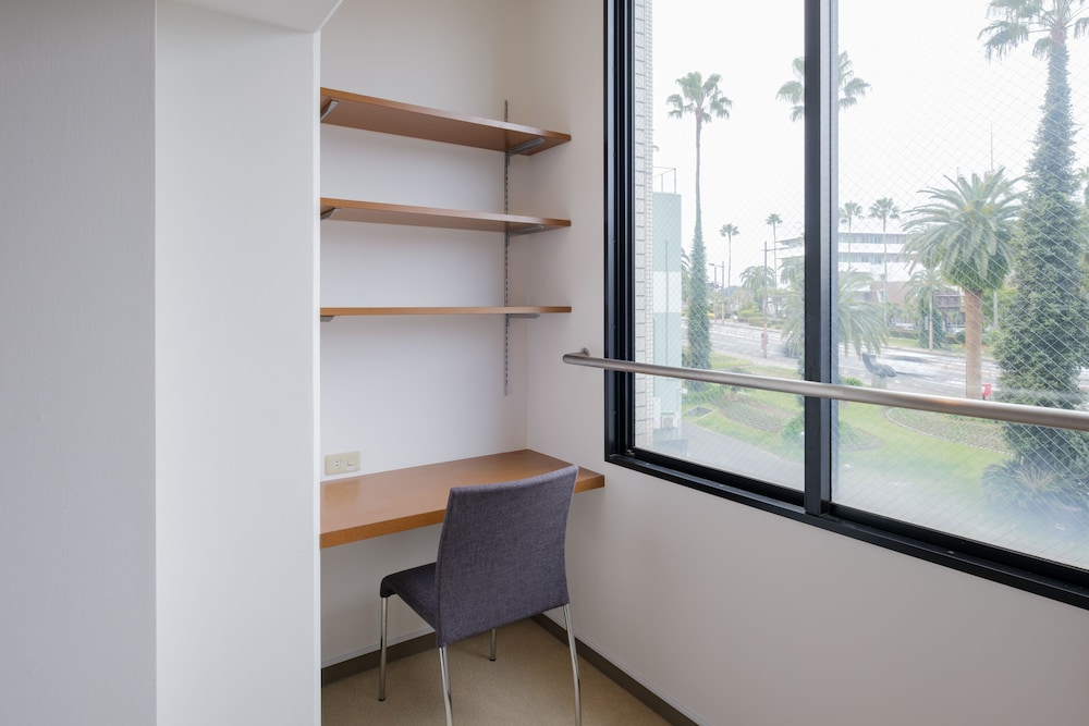 ジュニアスイートルーム　クイーンベッド1台　禁煙　清掃料金別　連泊時の清掃なし 客室2 | 宮崎マンゴーホテル