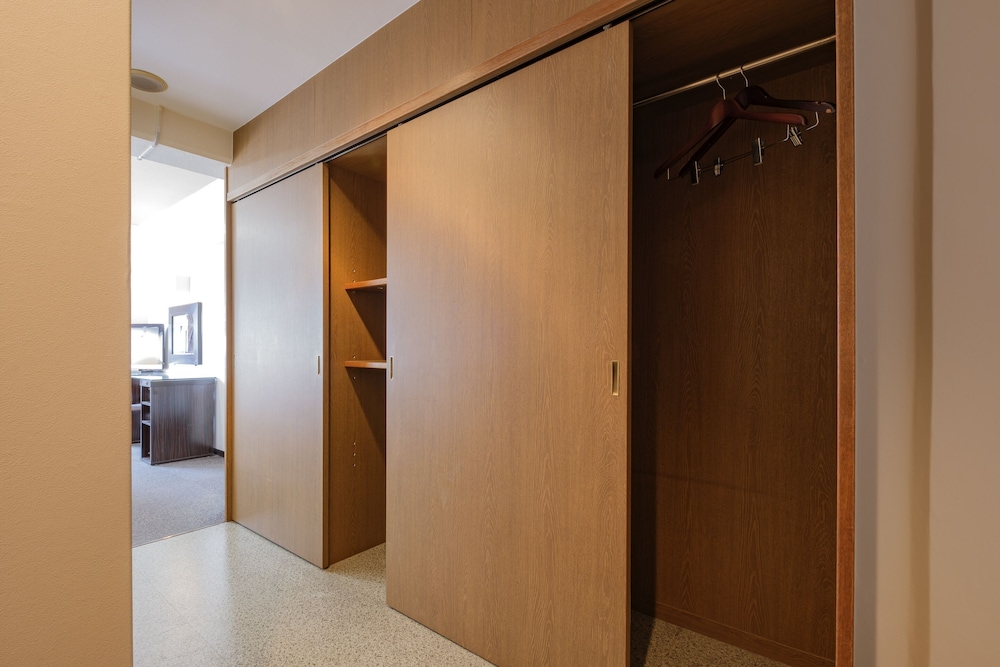 スタンダードルーム　ダブルベッド1台マッサージチェア1台付　禁煙　清掃料金別　連泊時の清掃なし 客室2 | 宮崎マンゴーホテル