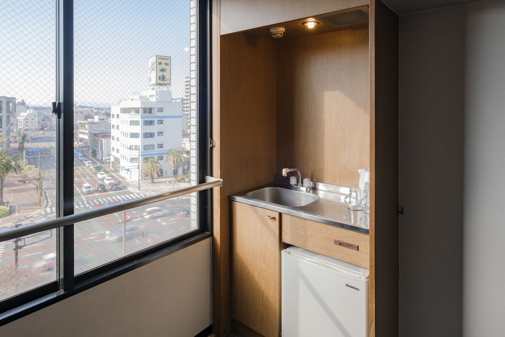 スタンダードルーム　ダブルベッド1台　禁煙　清掃料金別　連泊時の清掃なし 専用簡易キッチン0 | 宮崎マンゴーホテル