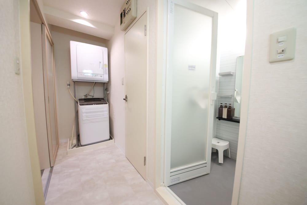 ジュニアスイートルーム　クイーンベッド1台　禁煙　清掃料金別　連泊時の清掃なし バスルーム2 | 宮崎マンゴーホテル