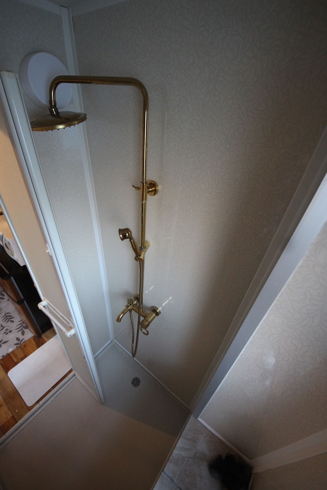 ベーシック アパートメント バスルーム0 | 熱川サウナ小屋 ふみなや