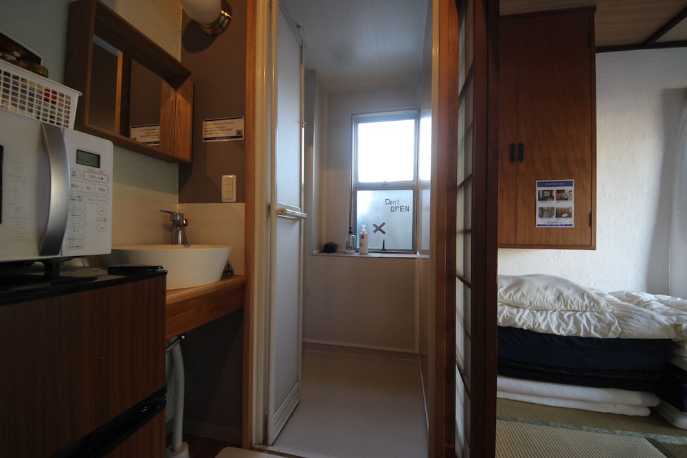 客室1 | 熱川サウナ小屋 ふみなや