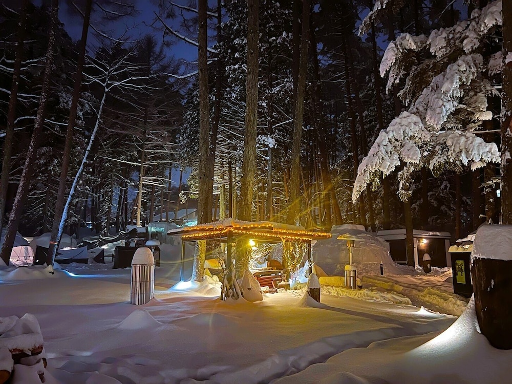 Glamping Hanz Pao (大人4名) ミニバー0 | ハンズアウトドアリゾート (旧グランピングヴィラハンズ河口湖)