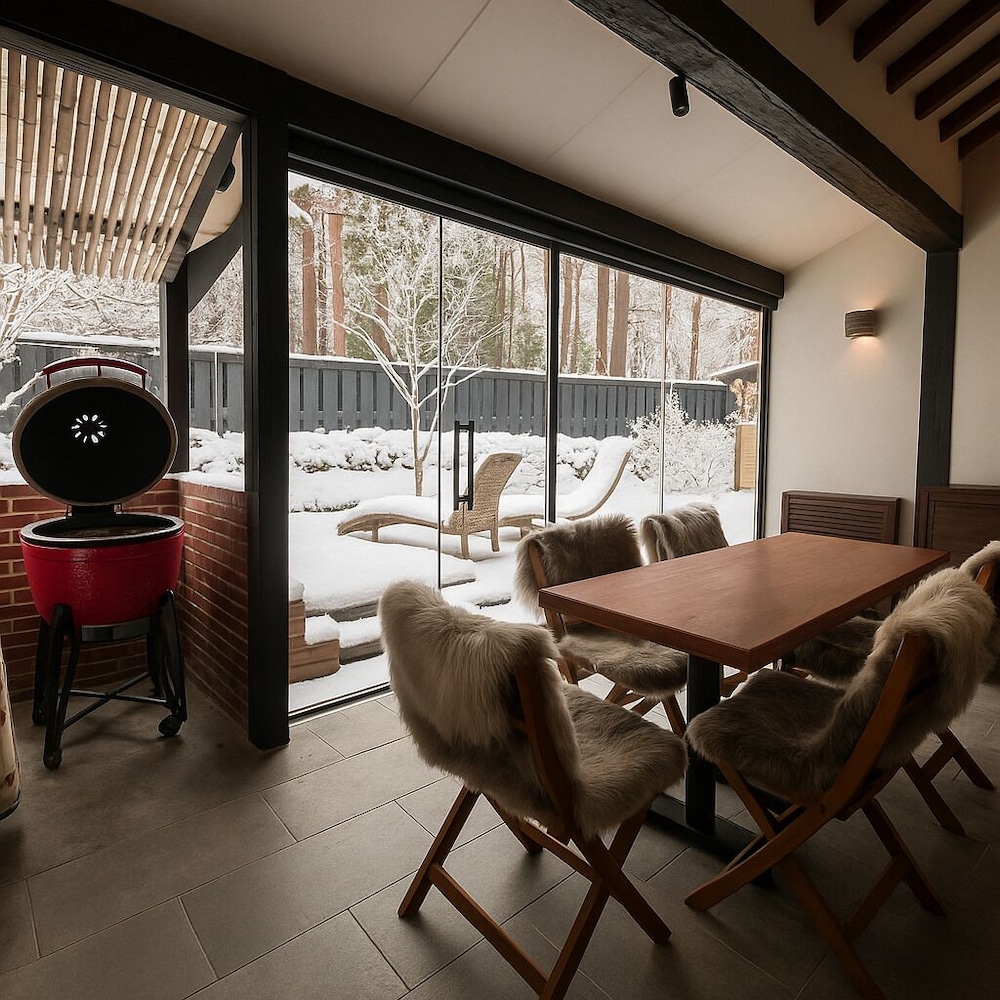 Hanz Outdoor Villa 離れ L テラス / パティオ3 | ハンズアウトドアリゾート (旧グランピングヴィラハンズ河口湖)