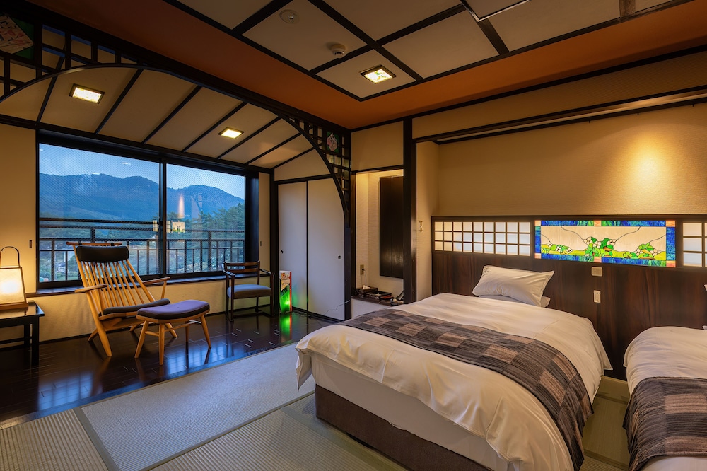 和モダンツイン 11畳 レイクビュー 専用ダイニングルーム 禁煙 客室1 | 花心亭しらはま