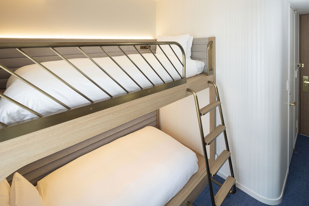 バンクツイン (２段ベッド, シャワーブース完備) 客室1 | ホテルコメント横浜関内