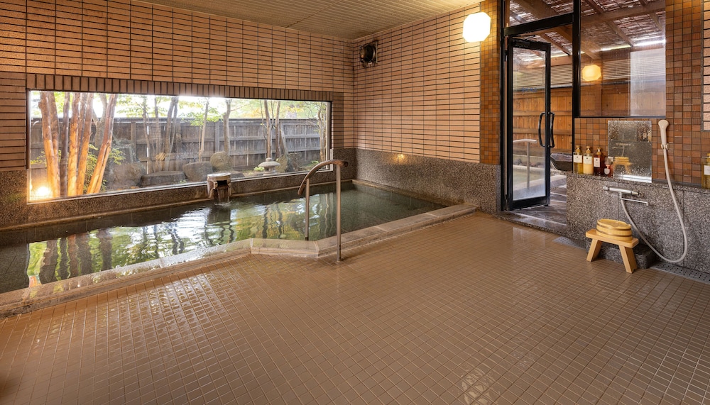 【全室レイクビュー】和洋室ツイン(32平米 バスルーム0 | 湖畔浪漫の宿かたくりの花