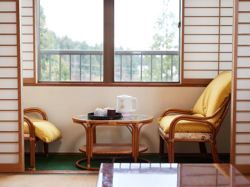 [和室] 1~4名様 (トイレ付) 禁煙 客室4 | ハヤマ荘