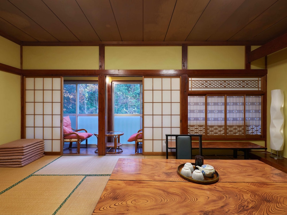 [和室] 1~5名様 喫煙 客室3 | ハヤマ荘